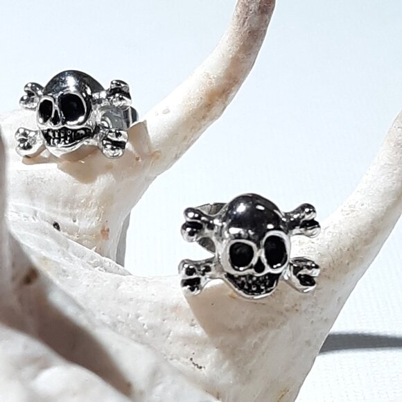Cross Bones & Bar Stainless Steel Stud Pierced Earrings 2 Pairs - Picture 3 of 7